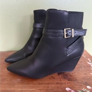 New Kenneth Cole Emmie Wedge Black Leather Booties Women's Sz 7 Med. Width